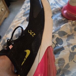 Nike Women's Black and Pink Air Max 270 Shoes Lots Of Life Left.No Rips Or Tears